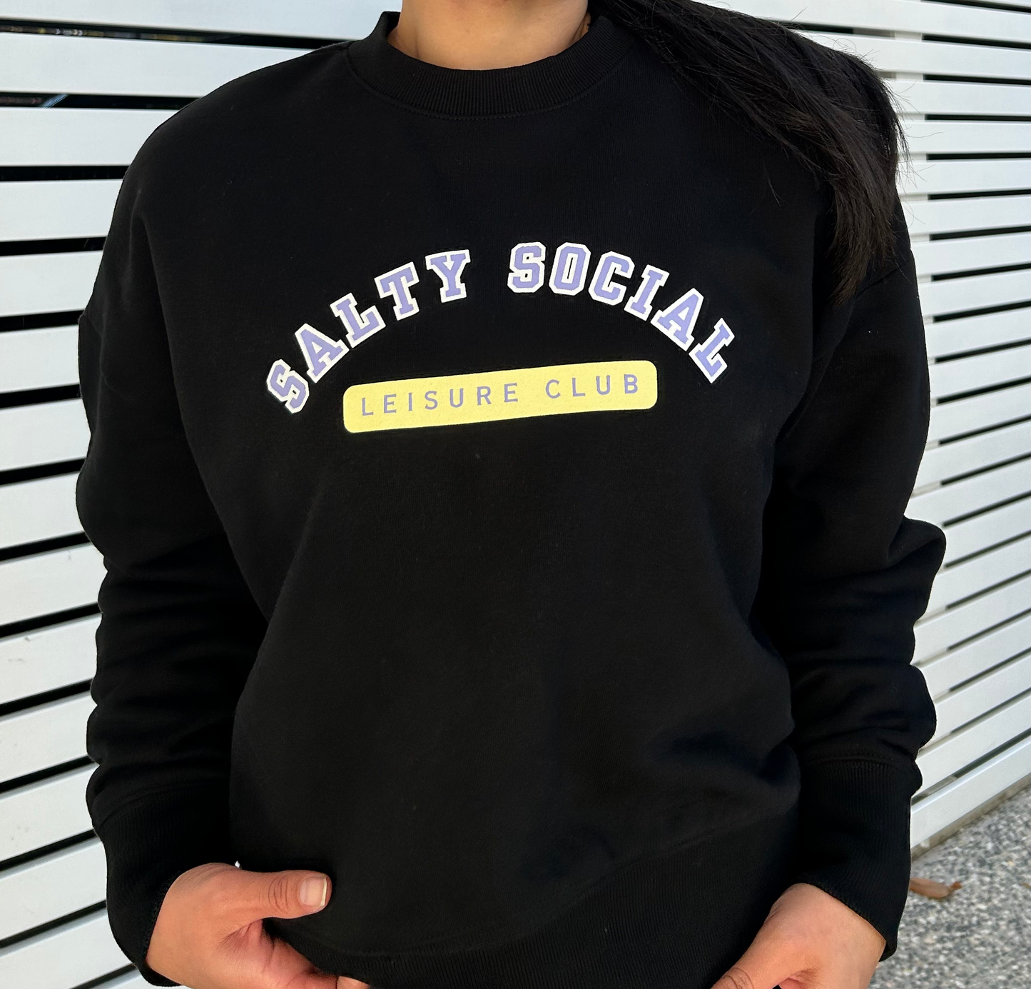 WOMENS COLLEGE CREW NECK - BLACK