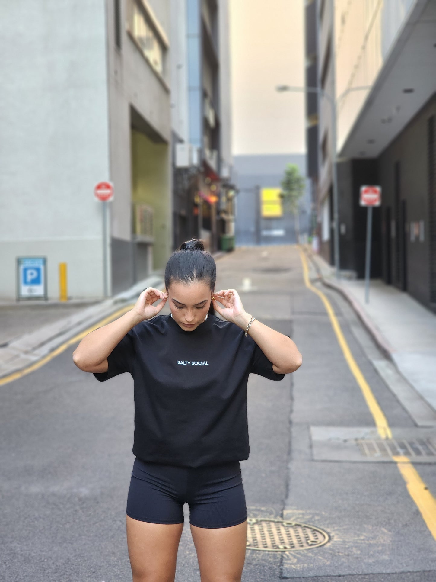 LUXE HEAVY BLACK TEE